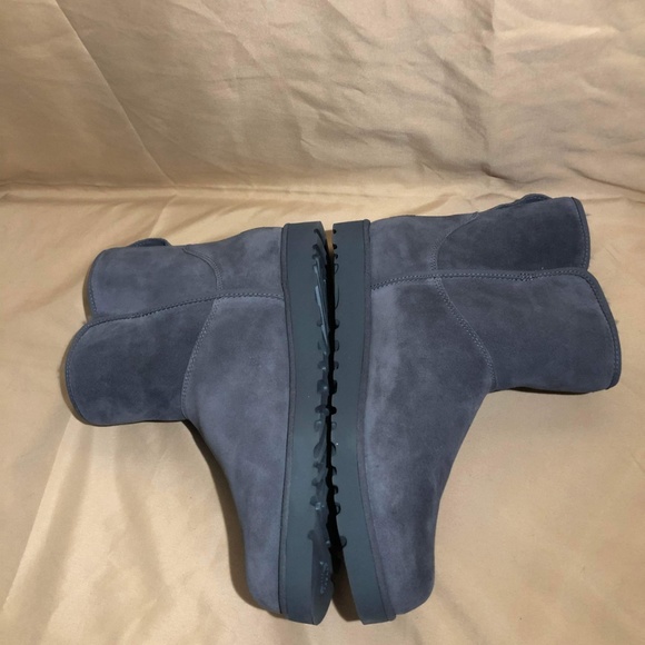 UGG Cory II Genuine Shearling Lined Boot - Picture 11 of 12